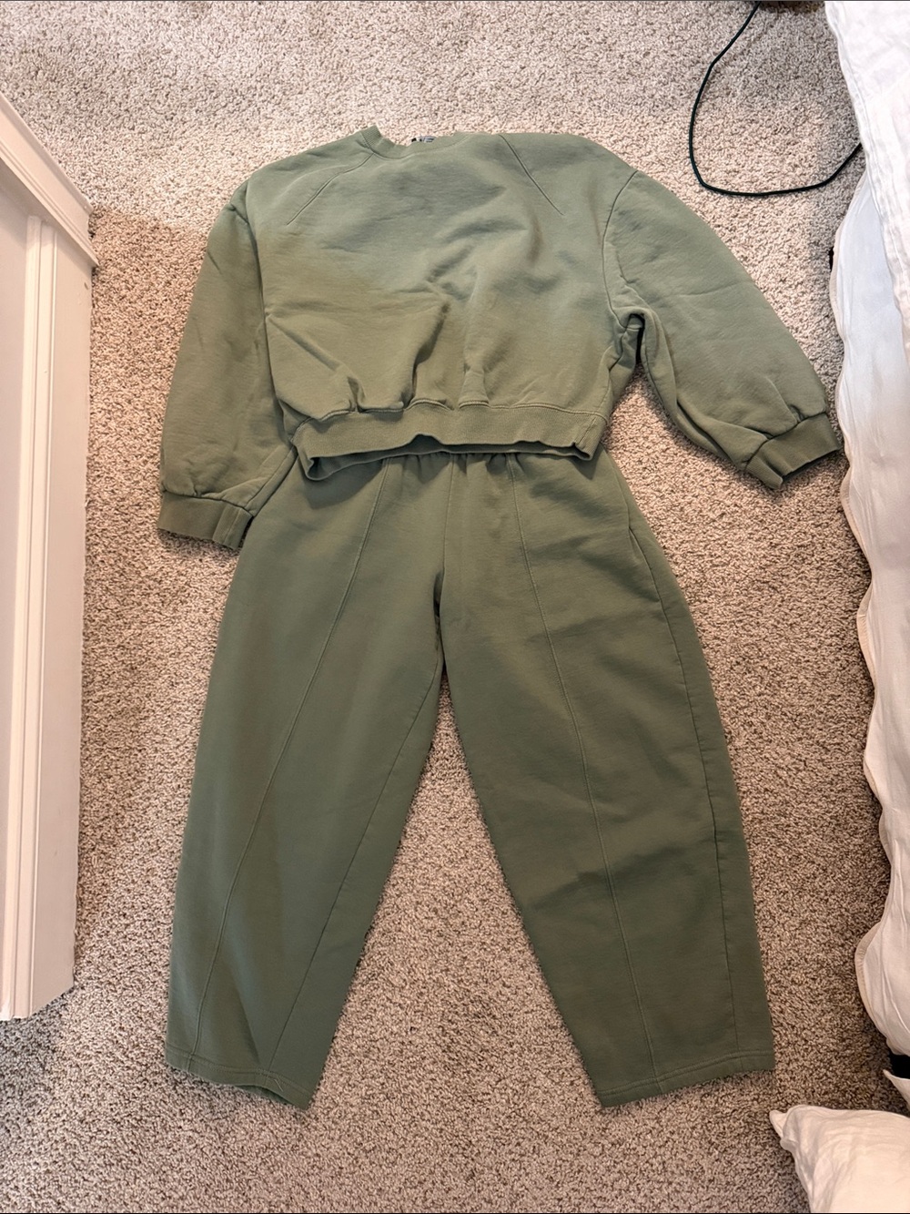 Zara Olive Green Women's Sweatsuit - Cropped crewneck and barrel sweatpants